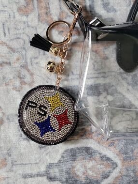 Go STEELERS !! Crystal Studded Round Keychain Purse Charm with Colored Stars